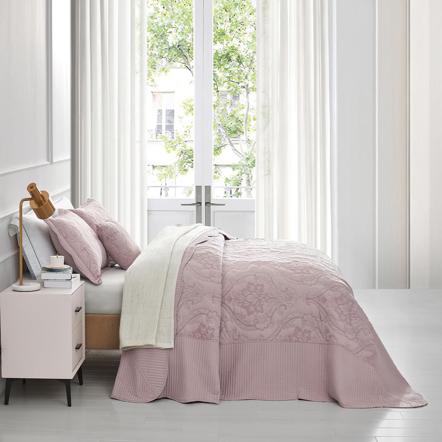 CHIXIN Oversized Bedspread Coverlet Set King Size - Lightweight Bedding Cover - Beautiful Stitching - 4 Piece Reversible Bedspread - Gorgeous Damask Paisley Pattern (King, Pale Rose) - Image 3
