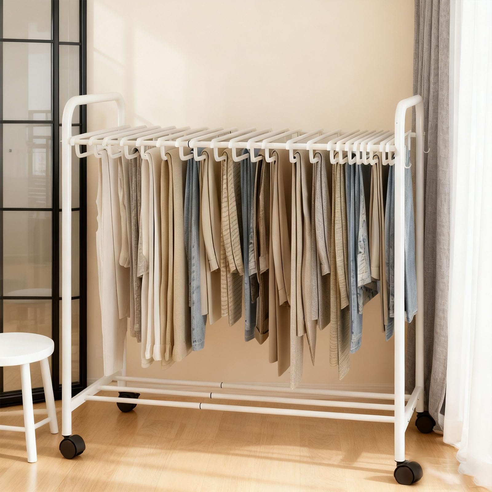 Portant à pantalons gain de place télescopique pour ranger 30 vêtements sans pli