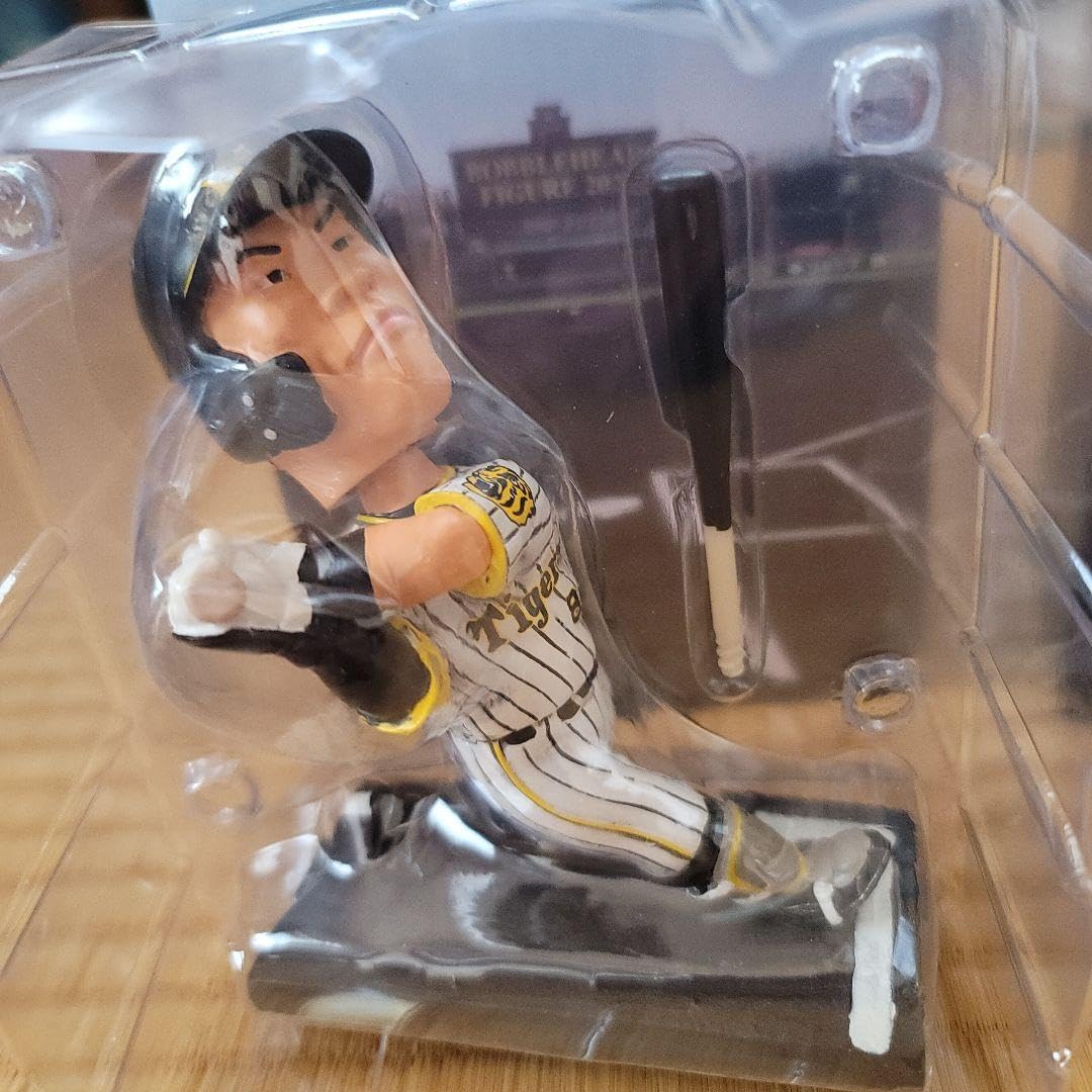 Amazon.co.jp: 佐藤輝明選手 フィギュア : おもちゃ