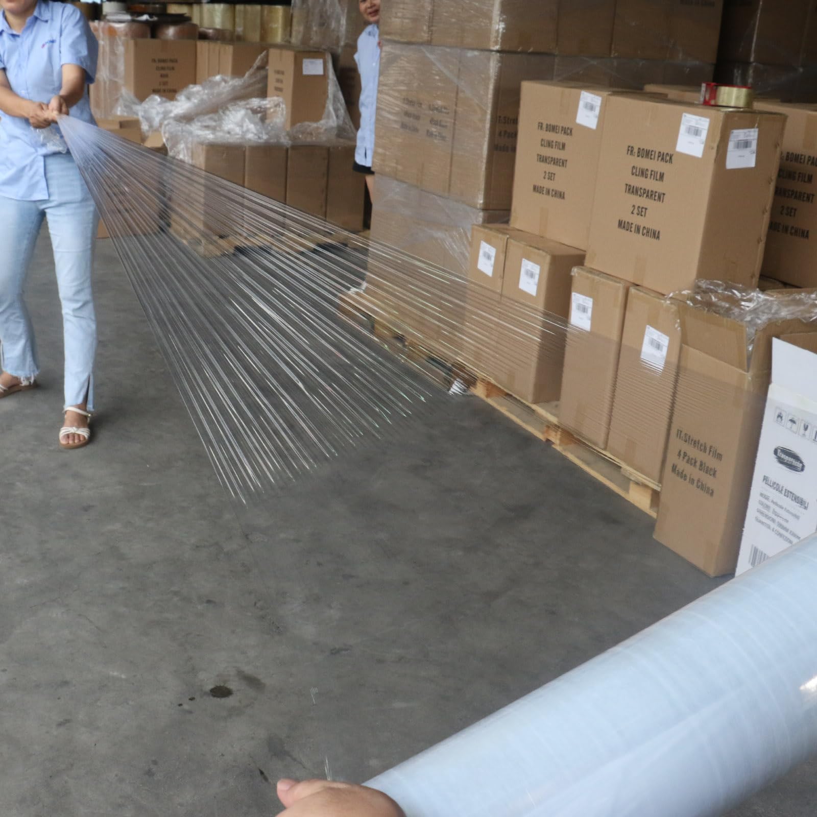 BOMEI PACK 4 Pack Industrial Clear Pallet Stretch Wrap Cling Film 20mic x 400mm x 260m con maniglia di plastica Rolling.Durable Self-Adhering Packing, Packaging, Heavy Duty Shrink Film