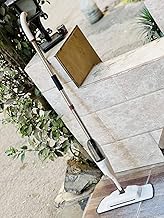 المساحه الذكيه بخاخ ولمامه السجاد والأرضيات 2*1 تقدرى توصلى لاى مكان او زاويه علشان هي بتلف 360 درجه واليد طويل استانلس مقبض اليد مريح جدا ومعاها 2 غيار للمساحه ( إصدار الاصيى 2024 ) احذر التليد