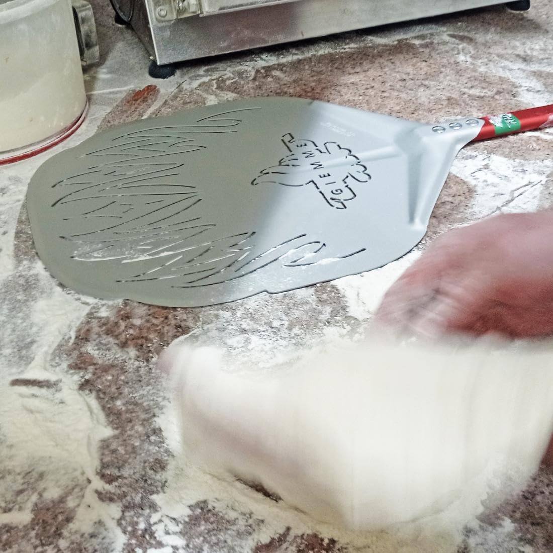 Giemme Pala per Pizza in Alluminio, Uso Professionale, Pizze da 36 cm, Per forni profondi 40/45 cm (Testa 36 cm ø in Alluminio, Lunghezza manico 60 cm)