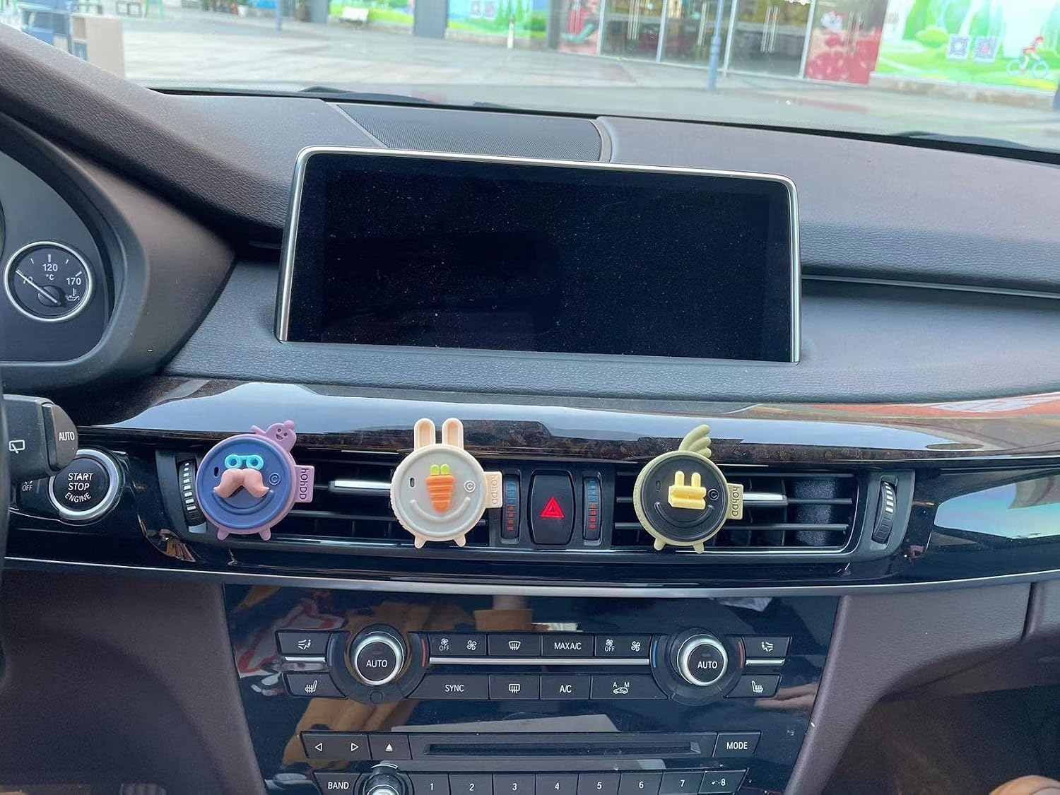 Cute Cartoon Mini Aromatherapy Air Freshener and Fragrance Perfume Diffuser for Car Diffuser Vent Clip and Indoor (yellow)