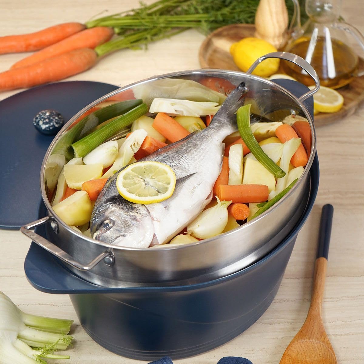 Cookut - L'incroyable Cocotte 33 cm avec poignée en métal et manique assorties - Myrtille