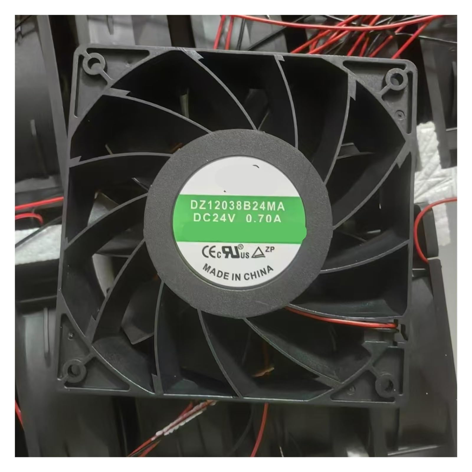 Ventilateur de serveur DZ12038B24MA contre la surchauffe des circuits 24V
