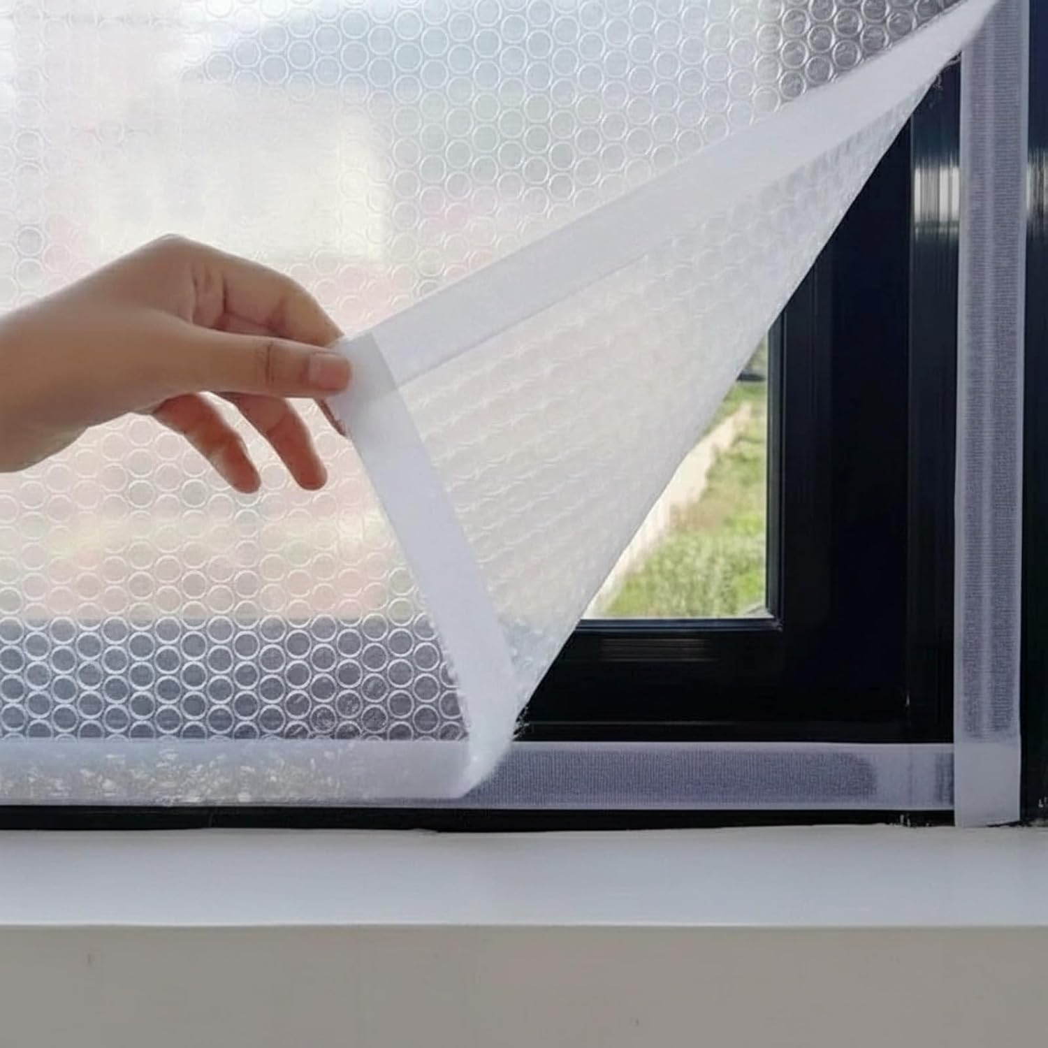 Window Insulation Kit, Window Thermal Cover for Winter, Thermal Insulated Plastic Bubble Film for Winterizing, Reusable, to Keep Warm, Weatherproofing(57"x81")