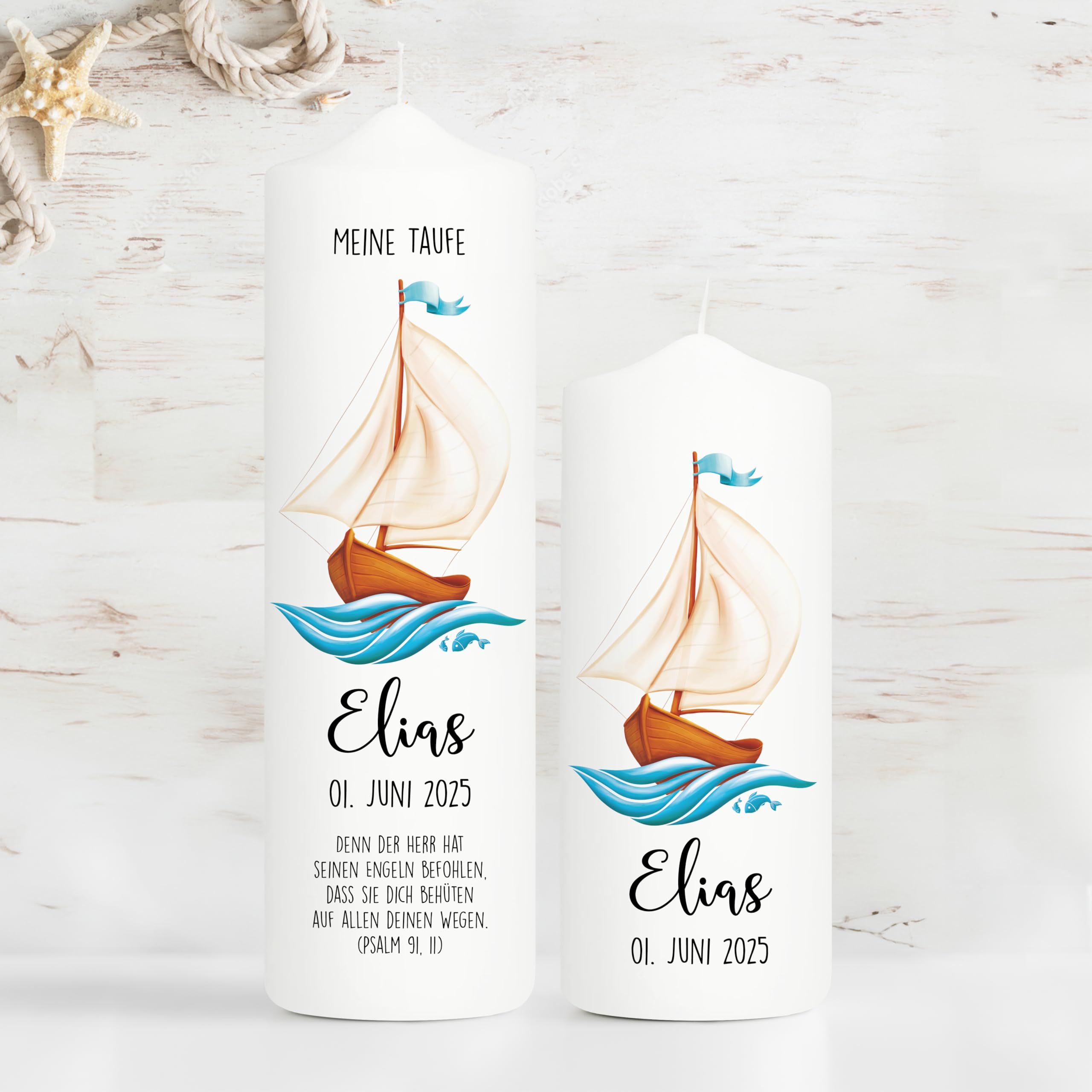 Wandtattoo Loft Taufkerze + Patenkerze Junge Motiv mit einem Boot Schiff, 25 cm x 7cm, personalisierte Kerze, bedruckte Kerze zur Taufe, Stumpenkerze, individuelles Taufgeschenk