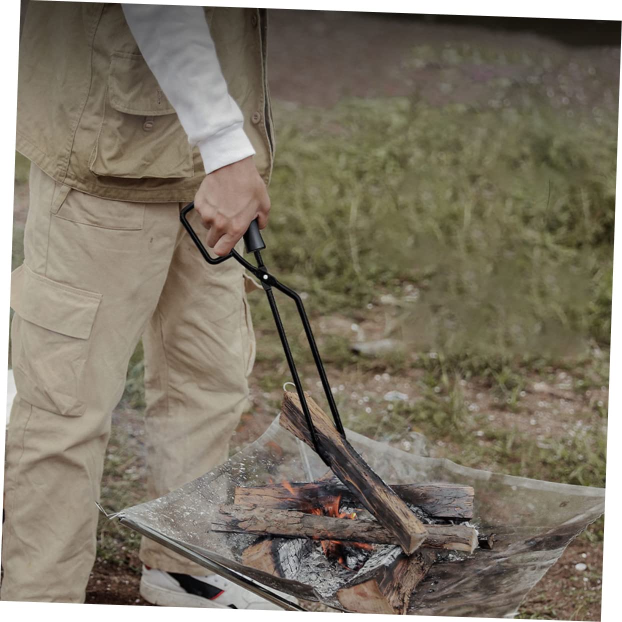 Pinza per Braci da Campeggio in Ferro con Manico in Legno Nero | Attività All'aperto e Picnic, Presa Stabile su Tronchi Spessi, Uso Comodo e Risparmio di Sforzo