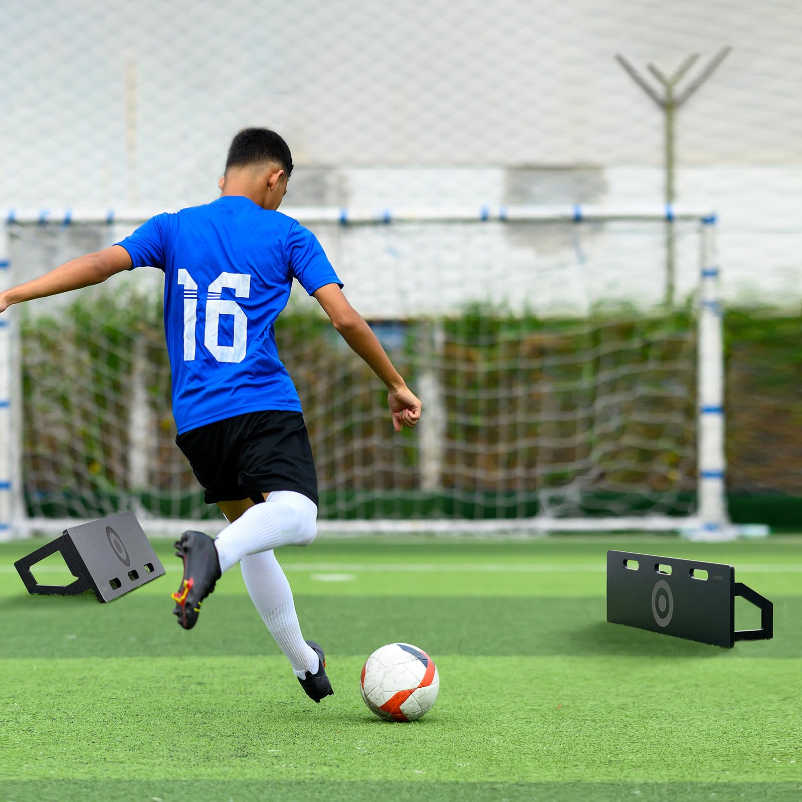 VEVOR Planche de Rebond de Football, Mur de Football Portable 100 x 30 cm avec Rebond à 2 Angles, en PEHD, équipement d'entraînement de Football pour Enfants, Adultes, entraînement de Passe et de tir
