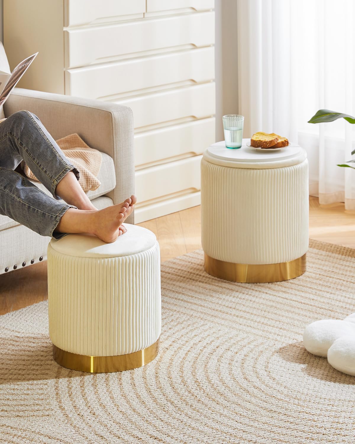 IBUYKE set di 2 ottoni rotondi con stoccaggio e decorazione ad anello in metallo, velluto Vanity Sgabello per trucco, moderno sedile imbottito tavolino, poggiapiedi sgabello, bianco WBD016W