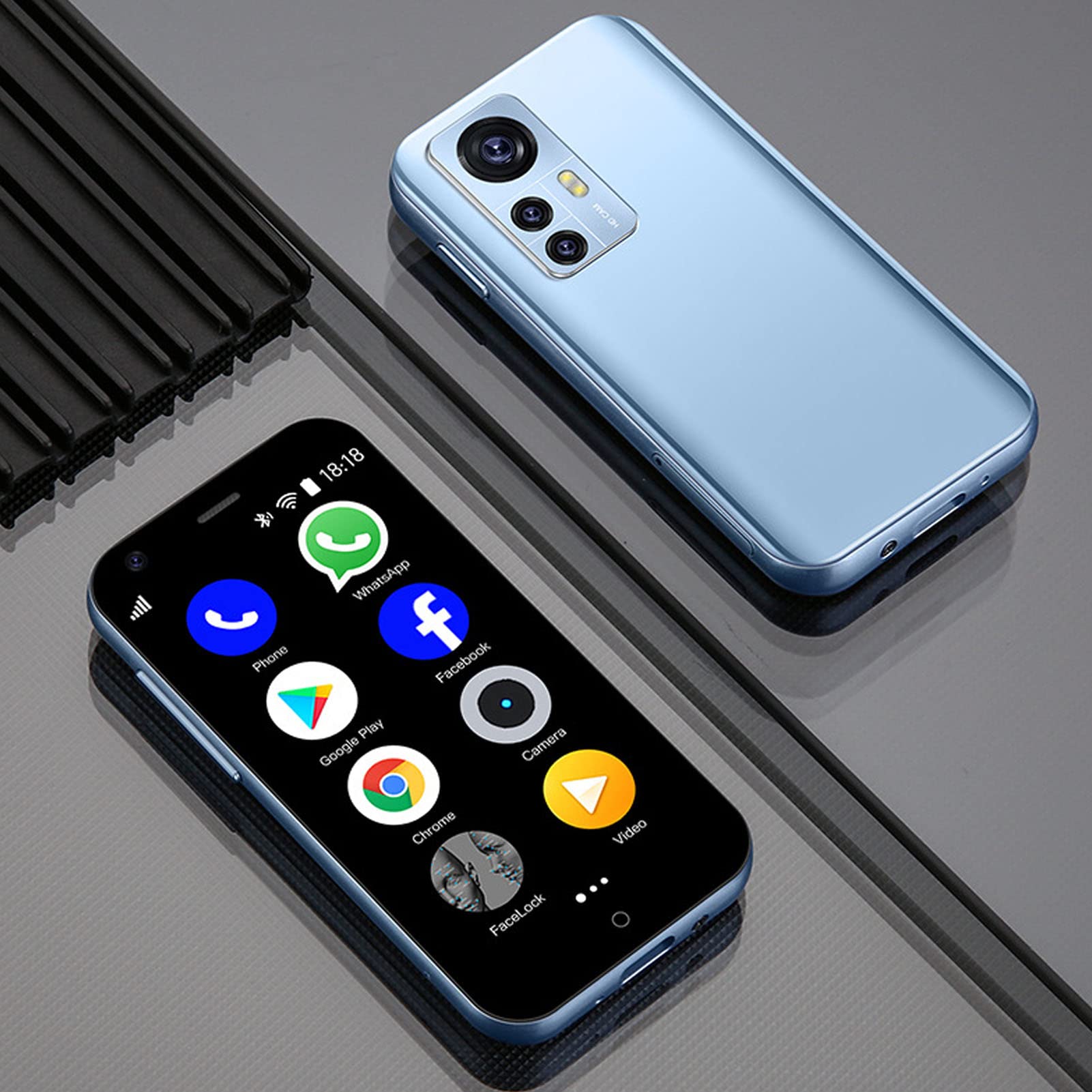 Mini Smartfon D18 3G, 2,5 Cala 1 GB RAM 8 GB ROM Czterordzeniowy Telefon Komórkowy, Przednia Kamera 0,3 MP i Tylna Kamera 2 MP, Bateria 1580 MAh, Telefon Komórkowy Dual SIM Wifi dla Dzieci (Jasnoniebieski Szary)