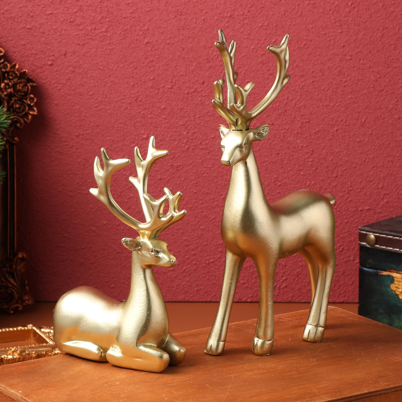 Veemoon 2 StüCk Weihnachts Goldene Harz Hirsch Figure Desktop-Rentier Deko Winter Weihnachten Tisch Elch Ornamente Elegant Hirsch Skulpturen FüR Saisonale Wohnzimmer Und Schlafzimmer Regale