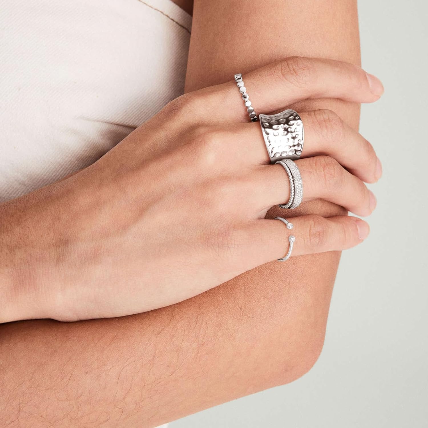 Wide Statement Hammered Band Rings for Women and Men，High 14K Gold Plated Polish Large Thumb Index Full Finger Rinds Size 5-10（Gold and Silver） - Image 5