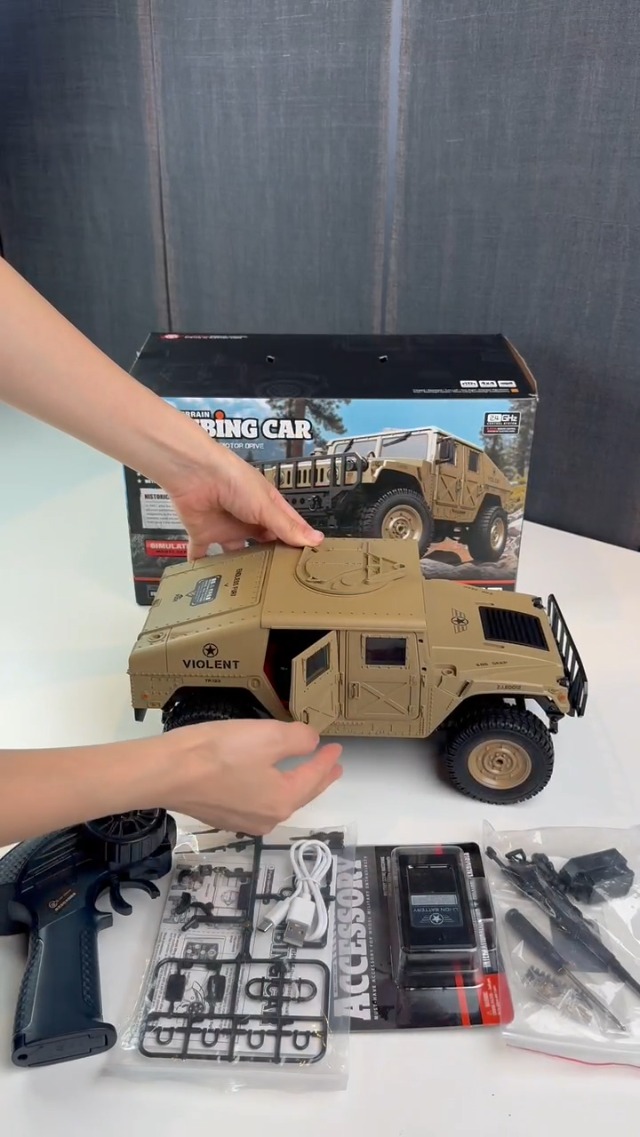 Amazon.co.jp: ZAVEN 大型 ラジコン オフロード ミリタリー 人気 34cm