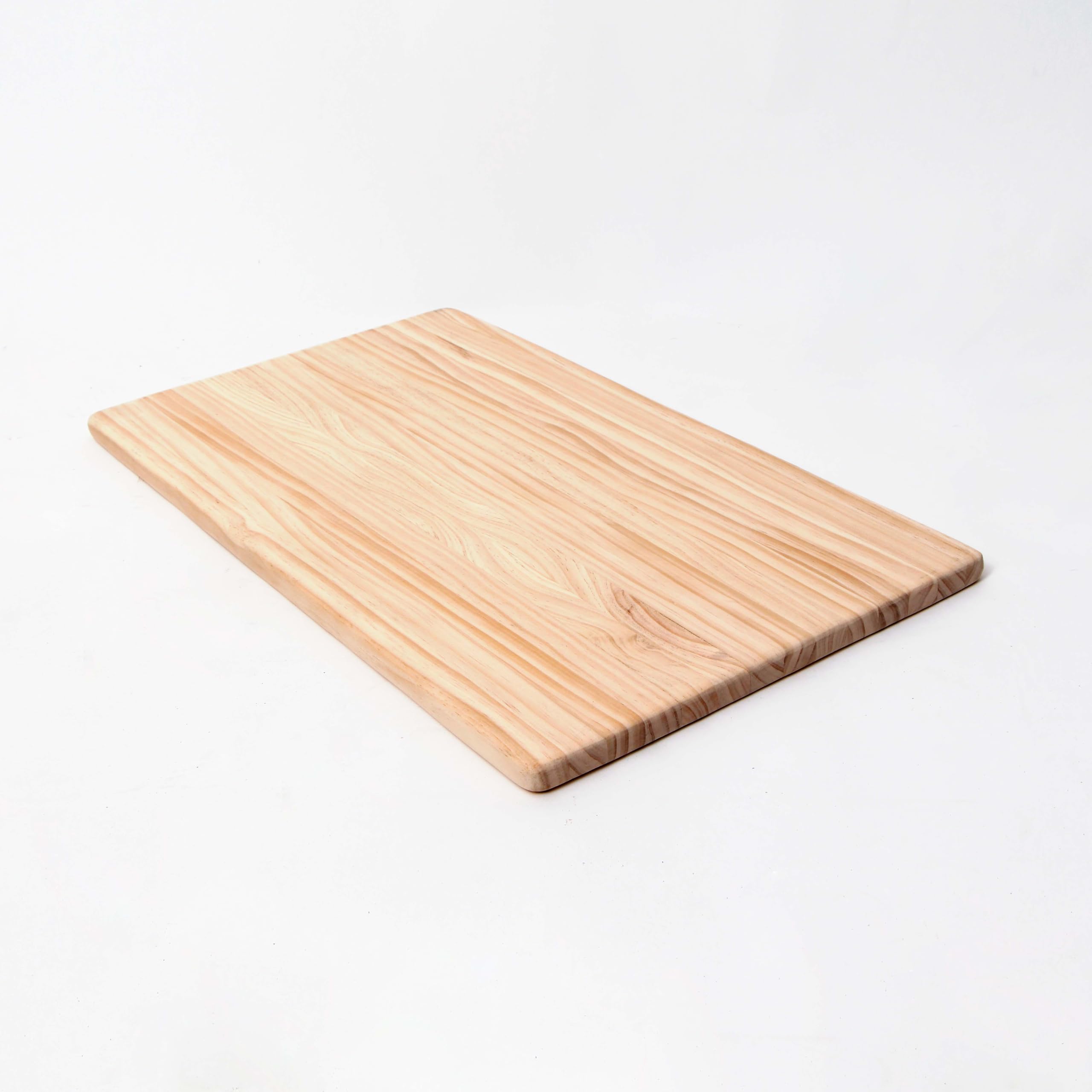 Tablero de pino alistonado macizo a medida en 18mm, 22mm o 30mm. Se envía lijado y listo para utilizar. Ideal para mesas, escritorios, muebles, estanterias, puertas y encimeras. (22mm, 120 x 60)