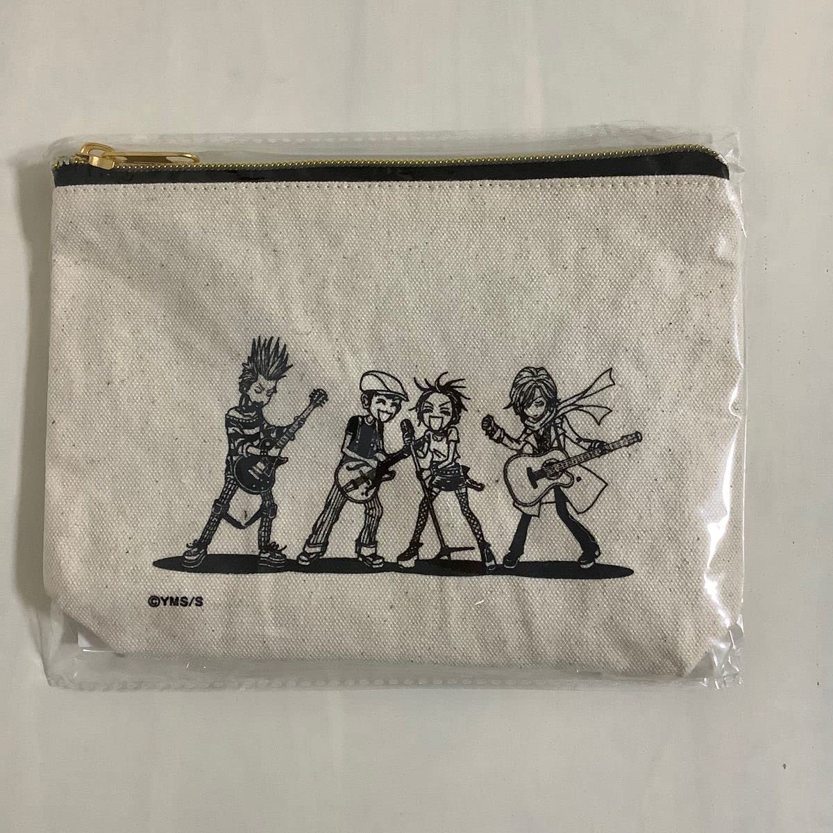 Amazon.co.jp: 矢沢あい展 描きおろしイ バンド マルチポーチ