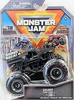 Vista 1 de Monster Jam Serie 24 Soldier Fortune Black Op Camión a escala 1:64 con regalo adicional