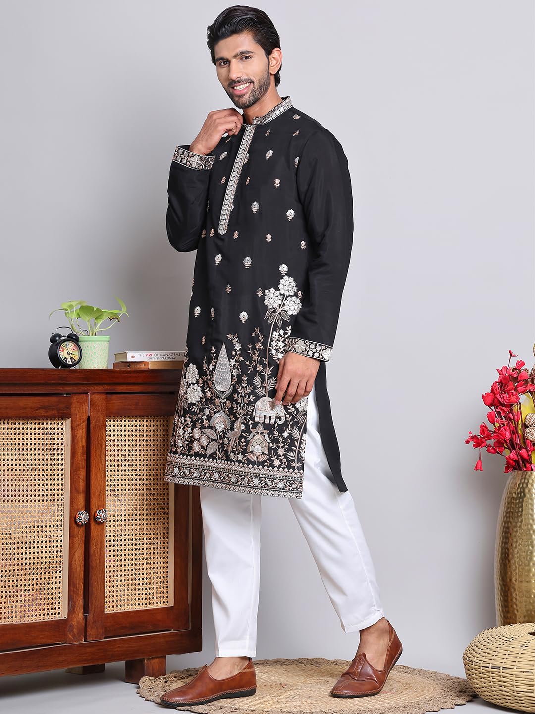 Jompers Black Floral Embroidered And Sequins Kurta Set. (Black, Xxl)
