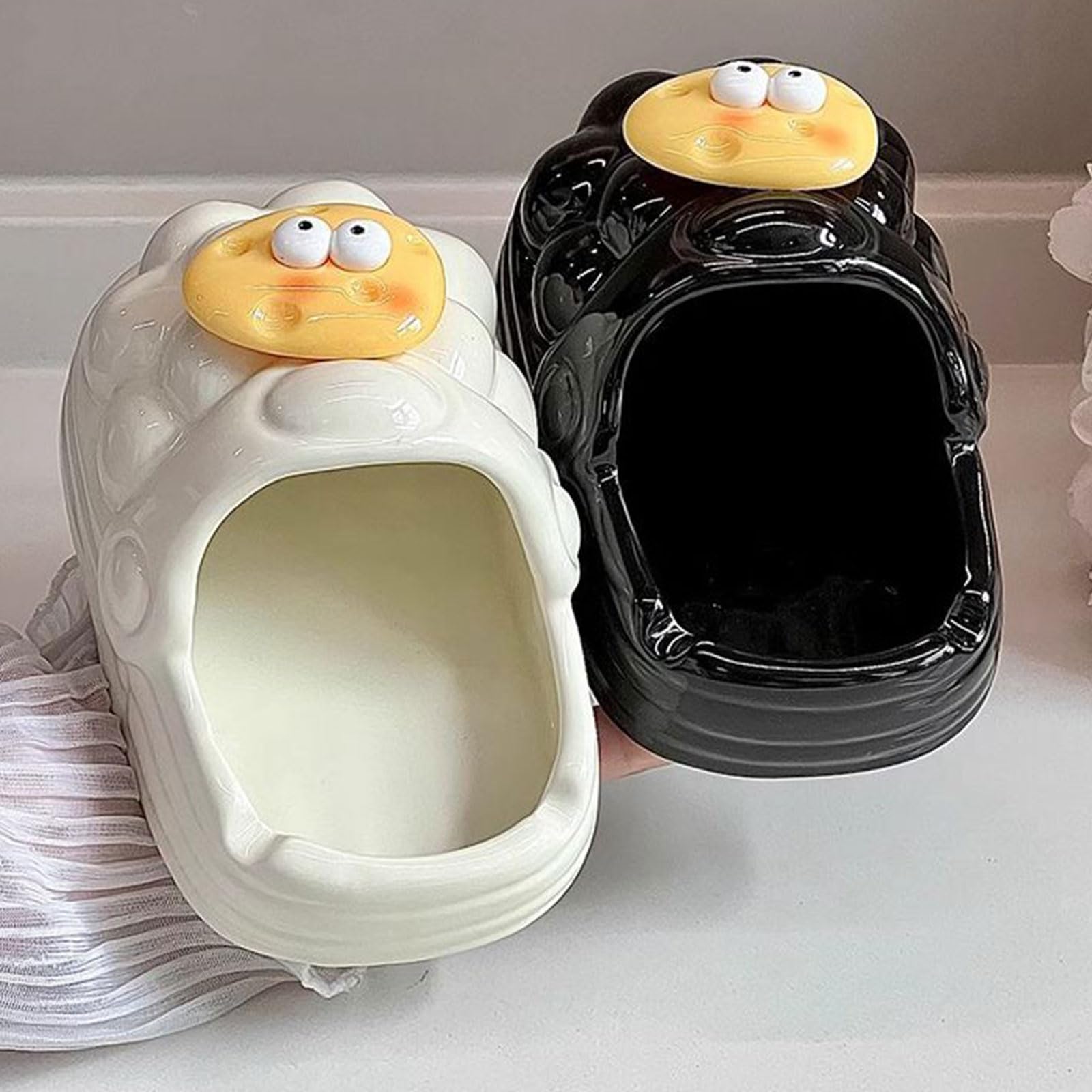 Posacenere in ceramica a forma scarpa Cestino da tavolo Portasigarette Scatola tendenza Casa per Boyfried Papà Regalo Posacenere a forma scarpa