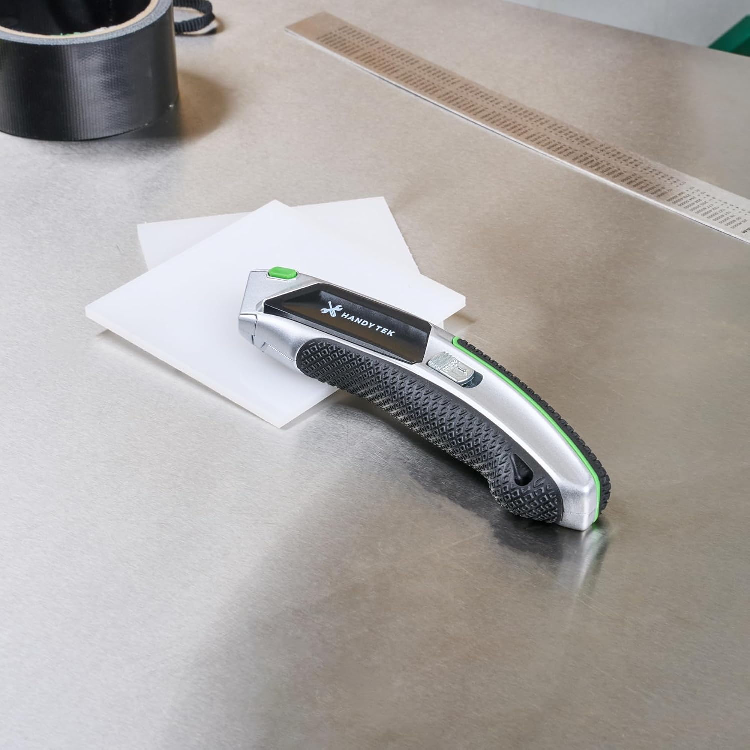 Handy Tek Auto Loading Utility Knife, 1 Retractable Box Cutter - Includes 5 Sharp Blades, 19mm Wide, Silver Zinc Quick Change Blade Razor Knife, With 4-Position Locking, Soft Grip - Restaurantware