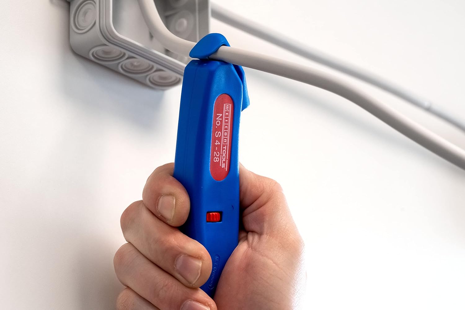 WEICON Cable Stripper No. S 4-28 Multi | Integrated Stripping Function | High Safety | Adjustable Cutting Depth | for Round Cables | Working Range 4-28 mm Ø (No. S 4-28)