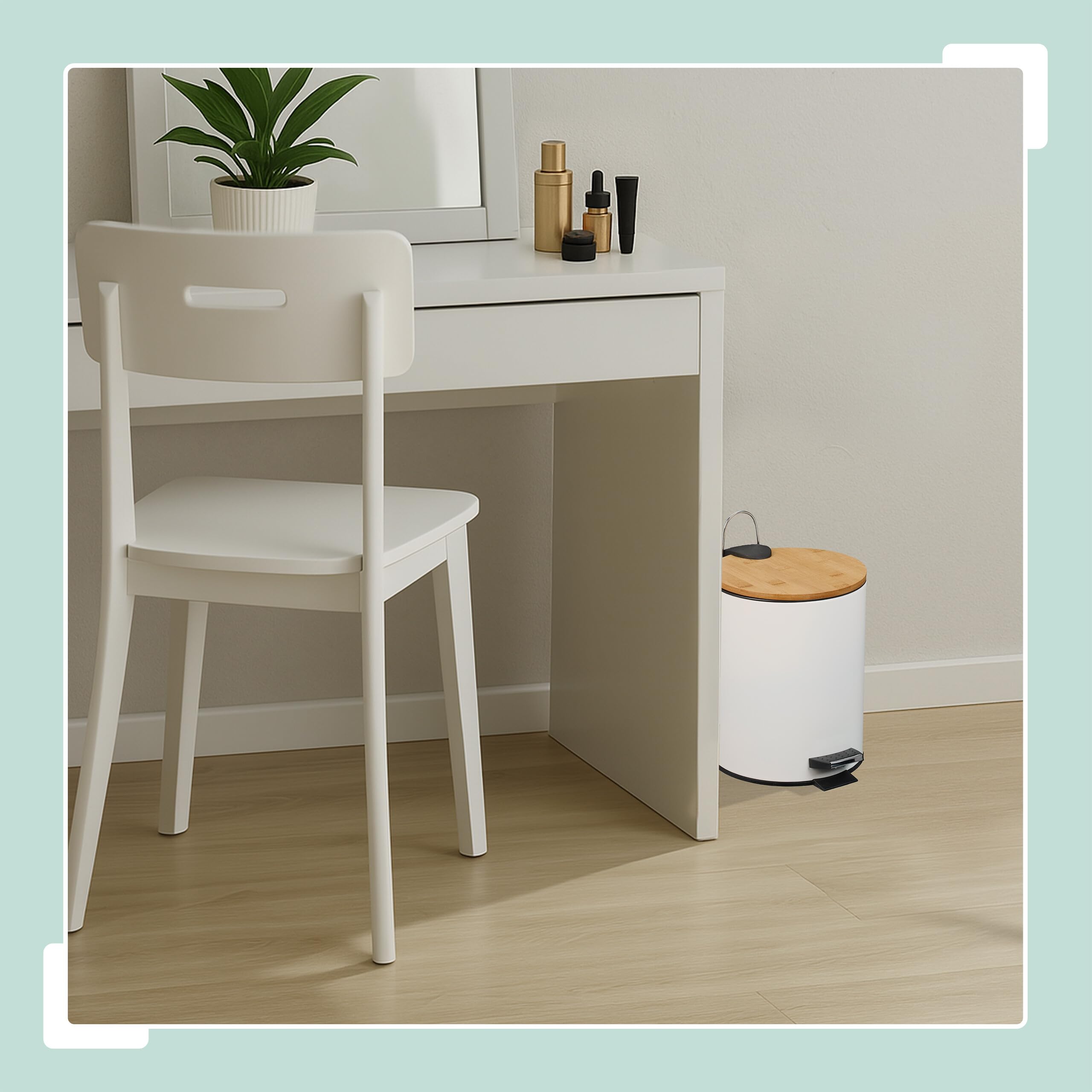 Relaxdays Set da Bagno con 2 Accessori, Pattumiera da 5 L e Portascopino con Spazzola WC, Ferro e bambù, Naturale Bianco