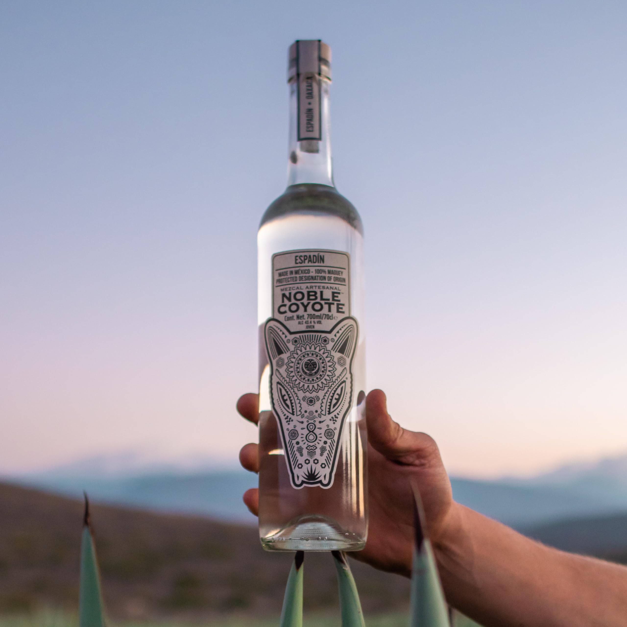 Noble Coyote Mezcal Artesanal - Espadín - 70cl - 43% abv - Agavenreifung: 7-10 Jahre in México