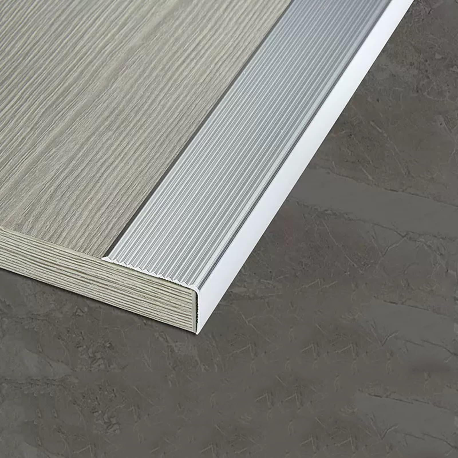 Borde de borde de escalera de aluminio antideslizante en varios tamaños y colores