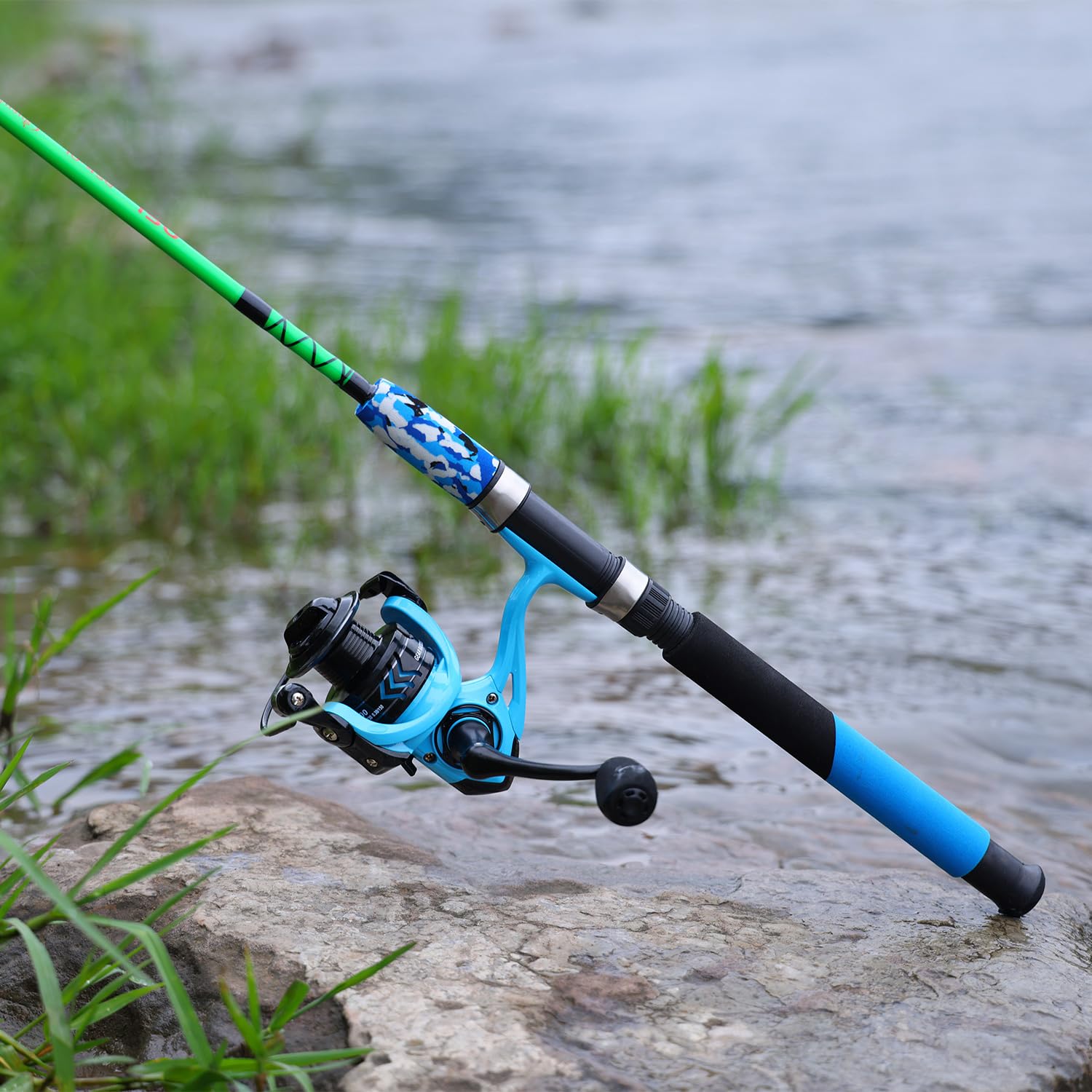 Sougayilang Spinning Reel and 2-Piece Fishing Rod Combo, Durable Graphite & Fiberglass Rod, Split-Grip Cork Handle,Right/Left Handle Position: Blue 7'00''-2000
