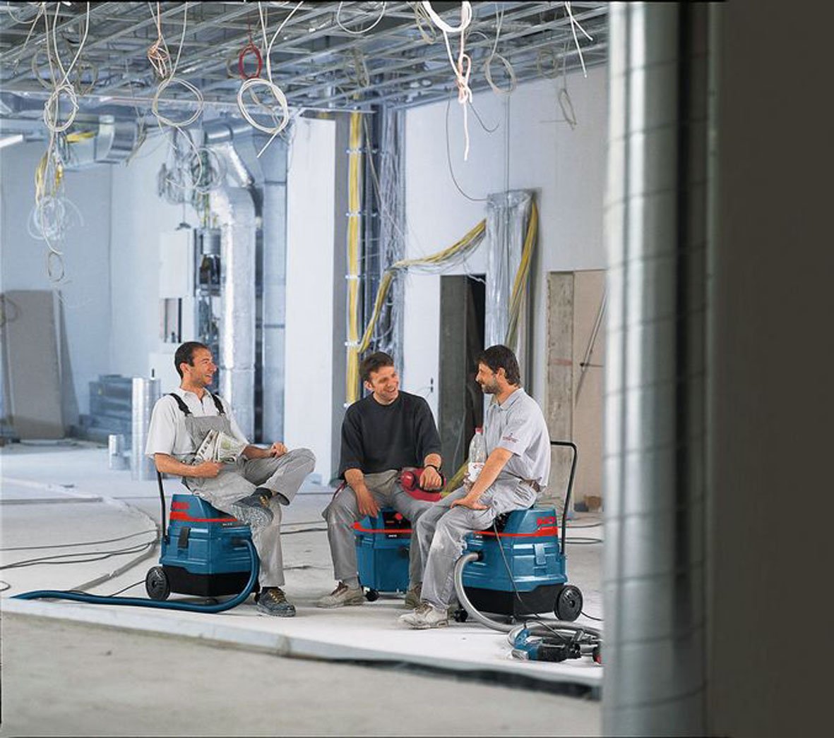 BOSCH 乾湿両用マルチクリーナー　業務用　GAS50 71hBFIvuCZL._AC_UF350,