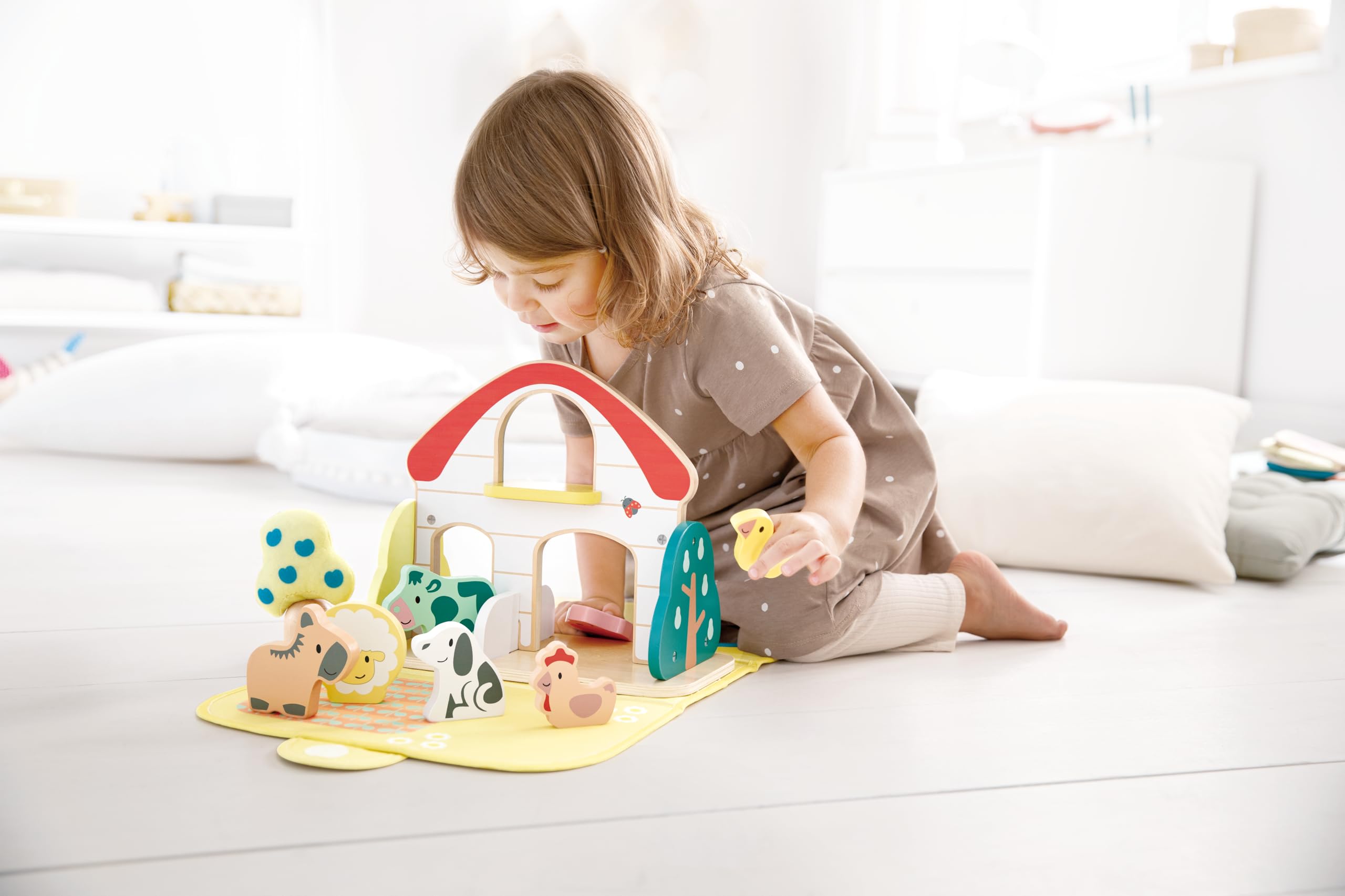 Hape Bauernhof Bea - farbenfroher Holzbauernhof für die Kleinsten