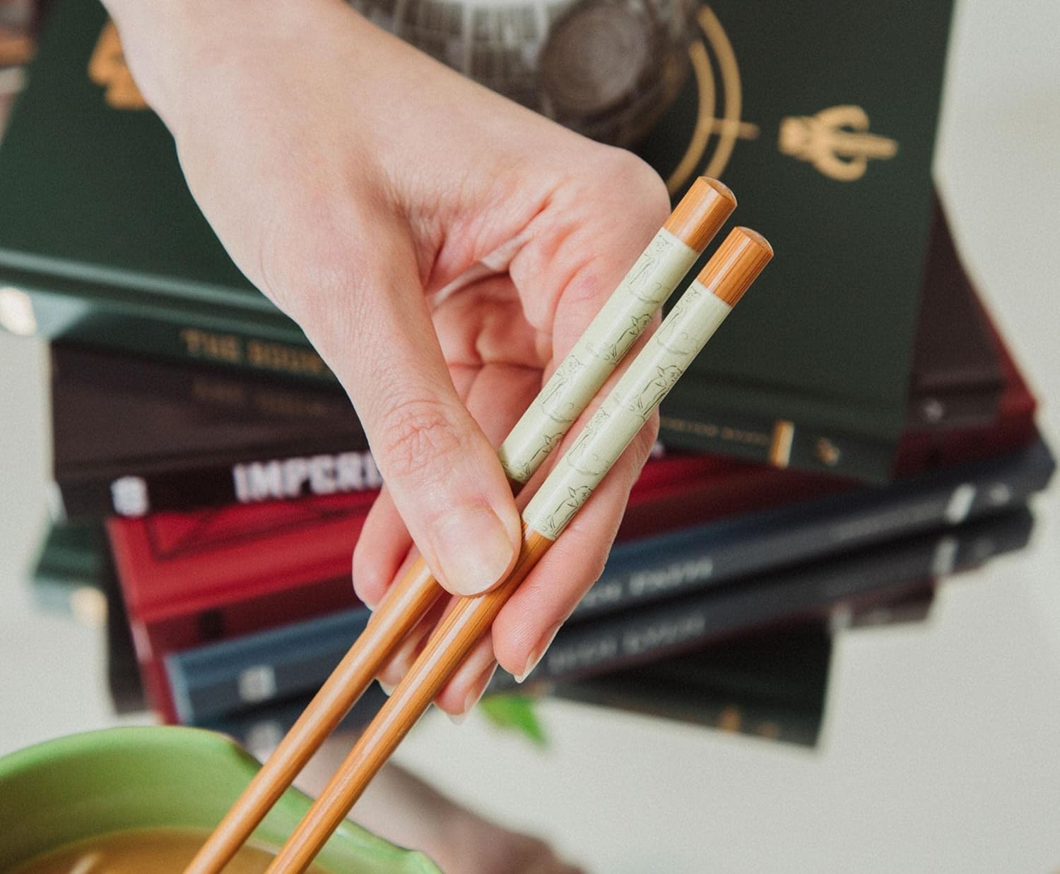 Silver Buffalo Star Wars Yoda May The Force Be With You Ceramic Dinnerware Set | Includes 20-Ounce Ramen Noodle Bowl and Wooden Chopsticks - Image 6