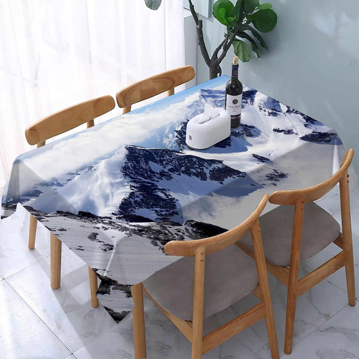 Nappe hiver imperméable et anti tache avec décor de scène de neige