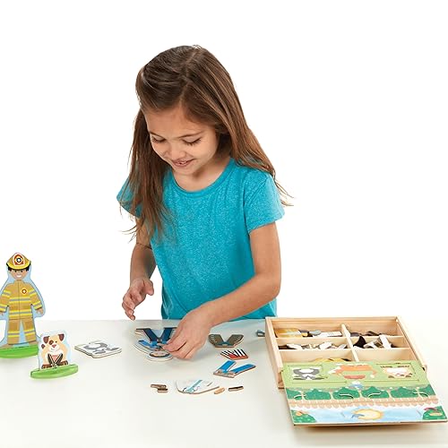 Miniatura 8 de Melissa & Doug Juego de muñecas magnéticas de madera para disfrazarse (82 piezas) para juegos de simulación y juguetes preescolares para niños a