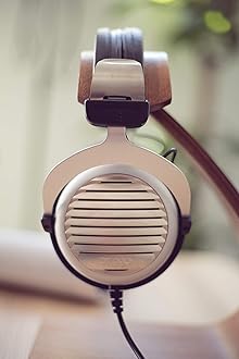 beyerdynamic DT 990 Edition 600 Ohm Over-Ear-Stereo Headphones. Open design, wired, high-end for use with headphone amplifiers