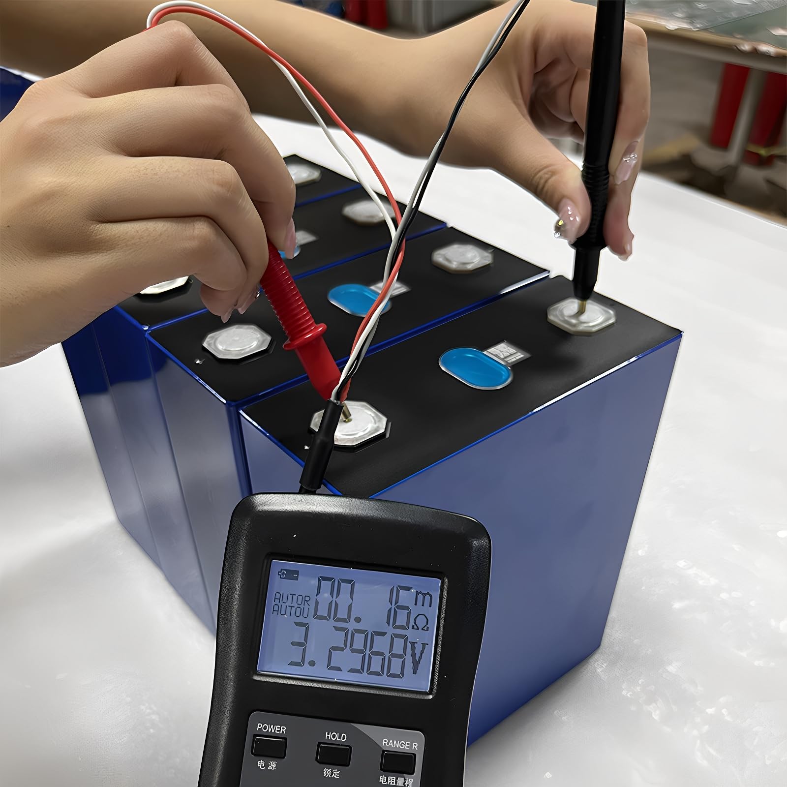 8 unidades 3,2 V 310 Ah 320 Ah Celda de batería LiFePO4 Ión de litio prismático 11000 ciclos para paquete sistema de almacenamiento solar híbrido red 12 V 24 V 48 V