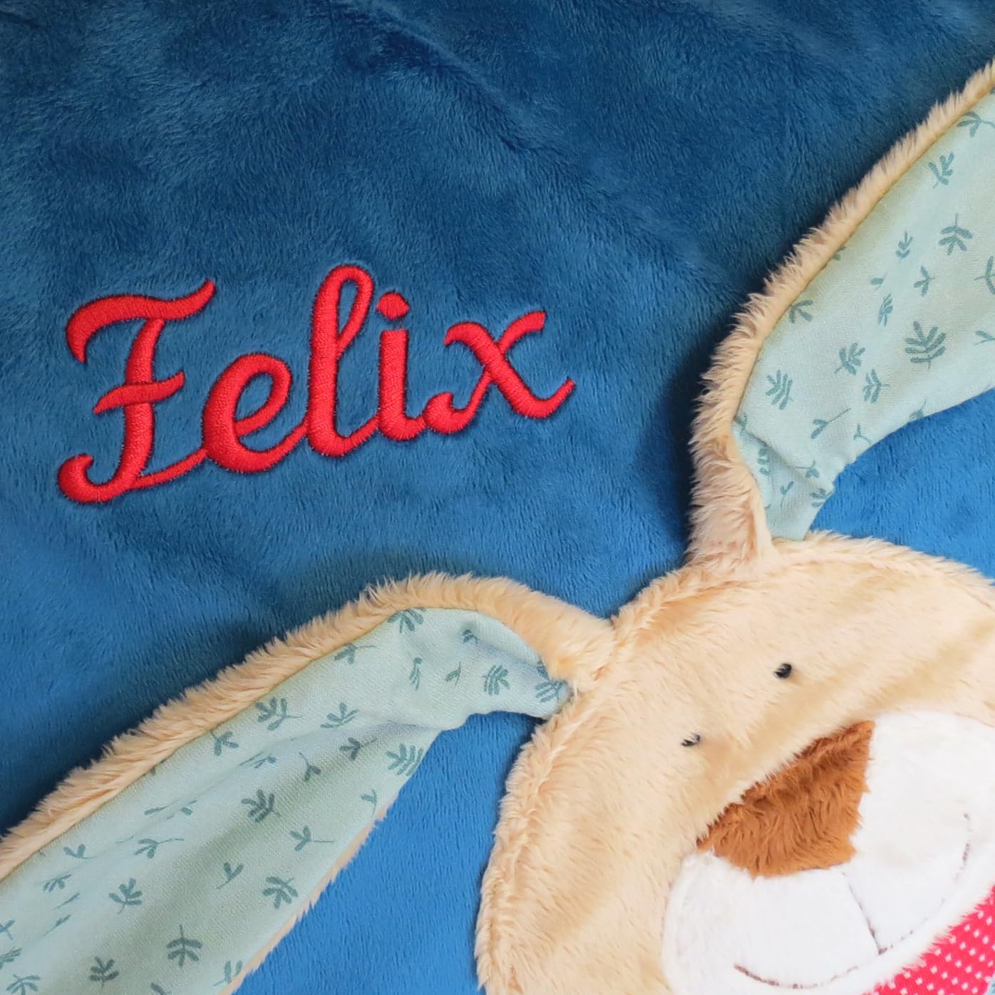 Sigikid Kuschelkissen mit Ihrem Wunsch-Namen Bestickt Wombel Bombel blau 40 cm x 40 cm inklusive Füllung Namenskissen Kinderkissen personalisiert