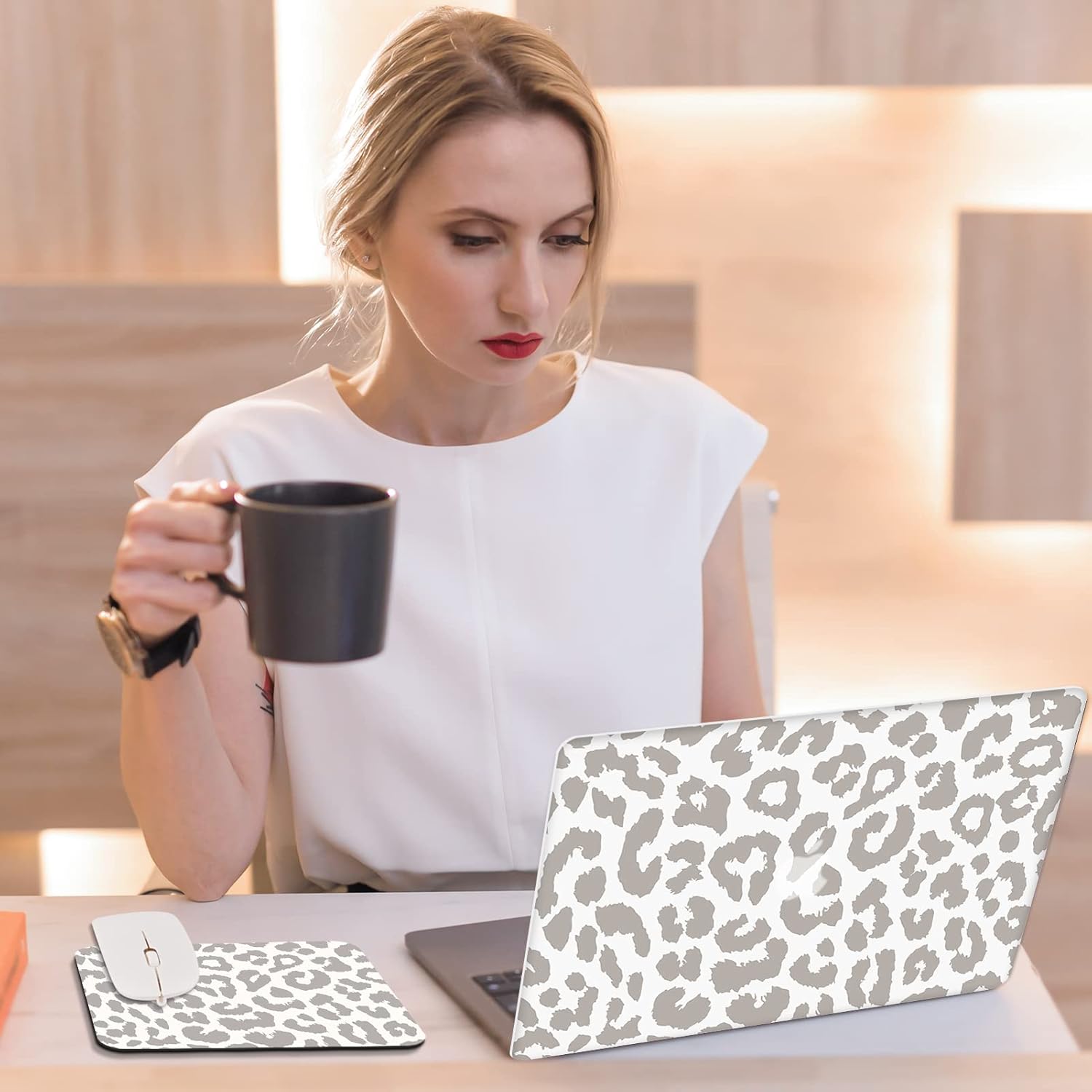 Seorsok Compatible with MacBook Air 13 Inch Model A1932 A2179 M1 A2337 Touch ID Release 2022 2021 2020 2019 2018 Plastic Hard Shell Case Protective Cover&Mouse Pad&Keyboard Cover,Leopard Print