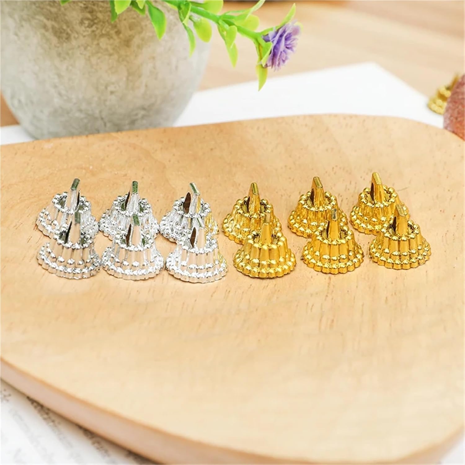Ornament Caps 400 Pcs Round Plastic Christmas Ornament Caps with Removable Metal Hangers(A01)