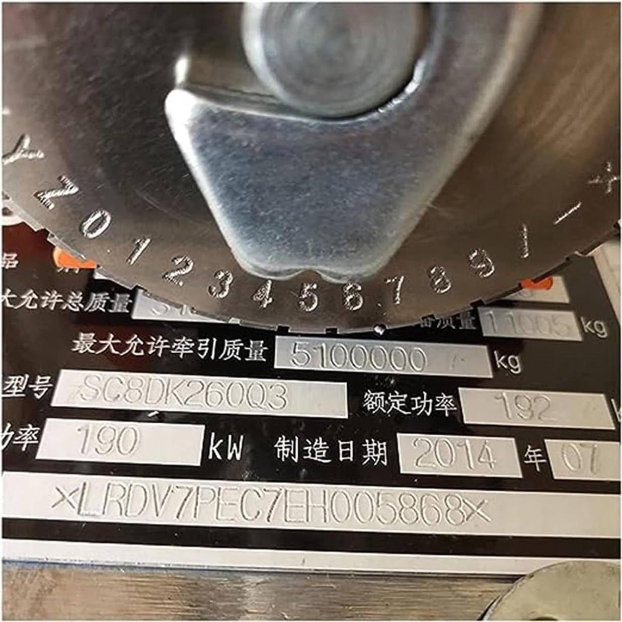 Stampatrice in metallo, goffratrice semiautomatica per targhette, etichette, piastrine per cani, ruote opzionali per un facile utilizzo, perfetta per artigianato e identificazione