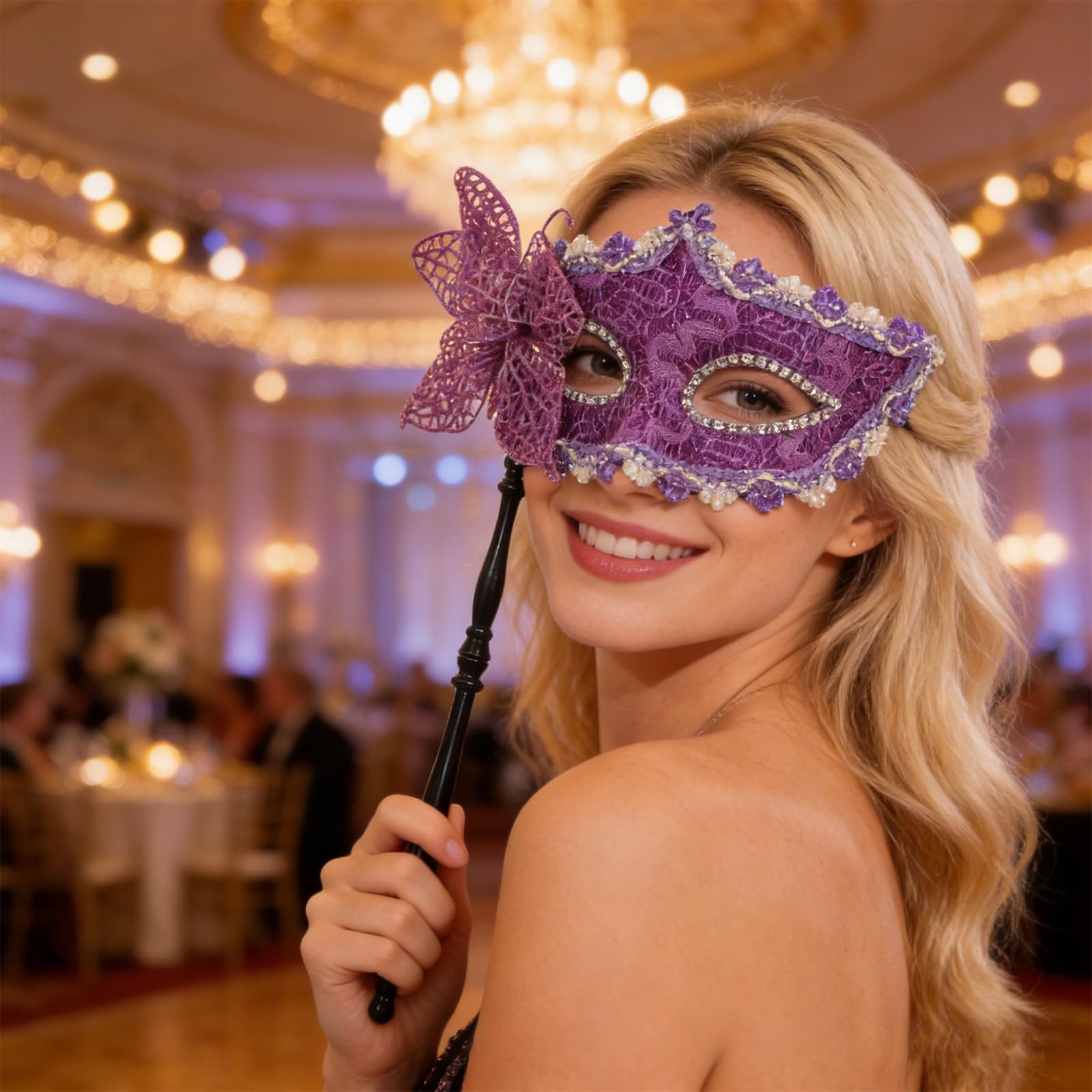 Healvian Masque Vénitien Demi-visage Violet avec Tige Masque de Fête Costumée Féminin de Carnaval Décoratif pour Bal Masqué et Cosplay Accessoire Léger et Réutilisable