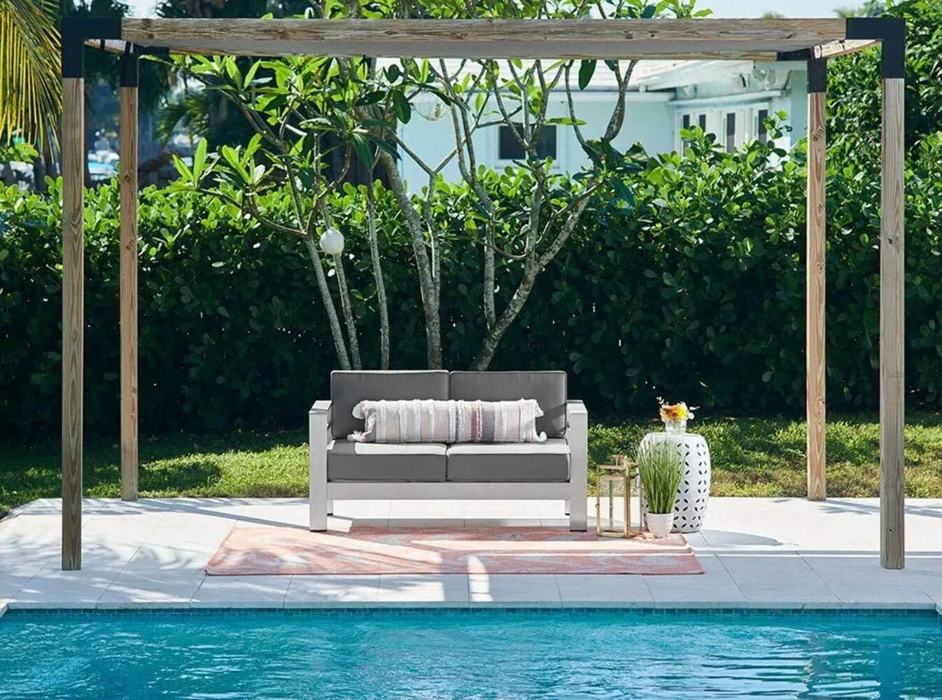 Coral and Beige Rectangular Washable Synthetic Rug, 6'6" x 9'
