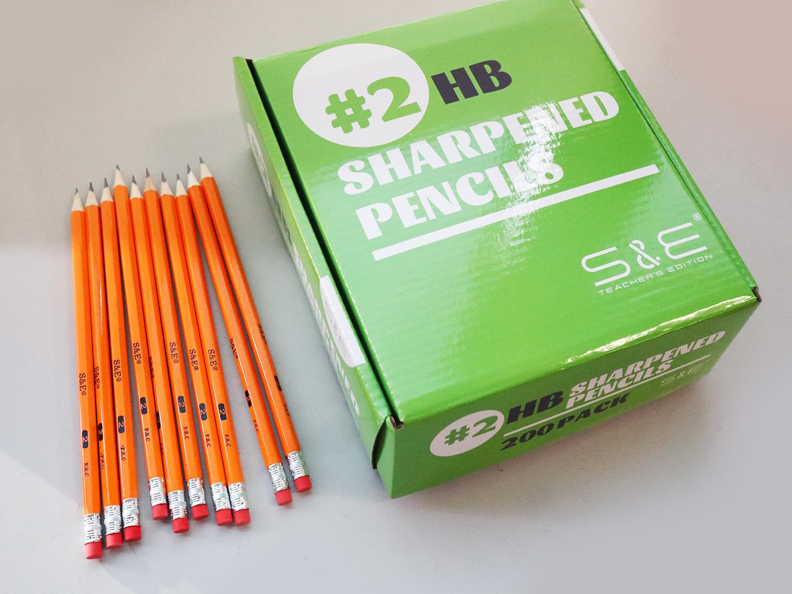 S & E TEACHER'S EDITION Lot de 200 crayons en bois #2, pré-aiguisés, 2 mines HB en vrac, crayons n°2, crayons jaunes avec gommes