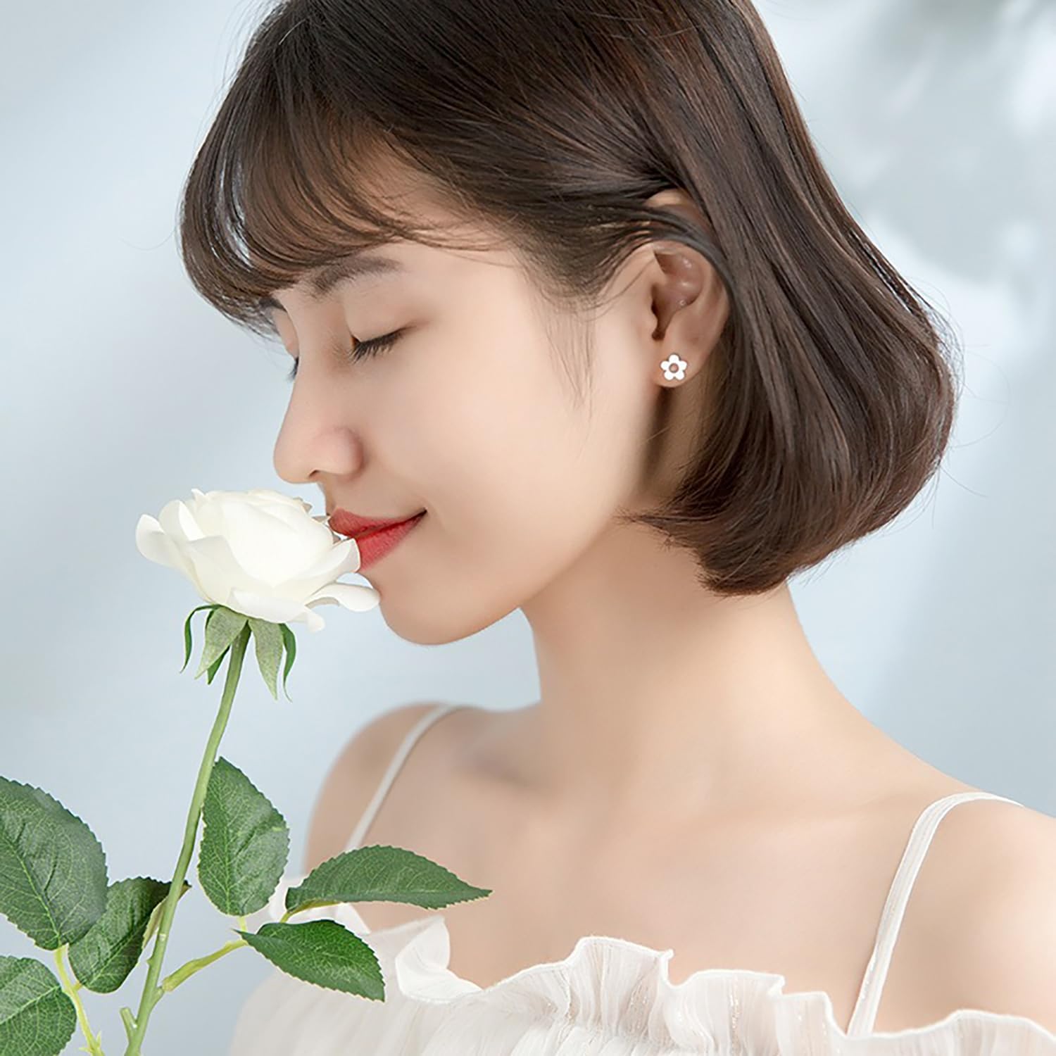 Reffeer Solid 925 Sterling Silver Cute Flower Earrings Stud for Women Teen Girls Small Daisy Stud Earrings Hypoallergenic - Image 3