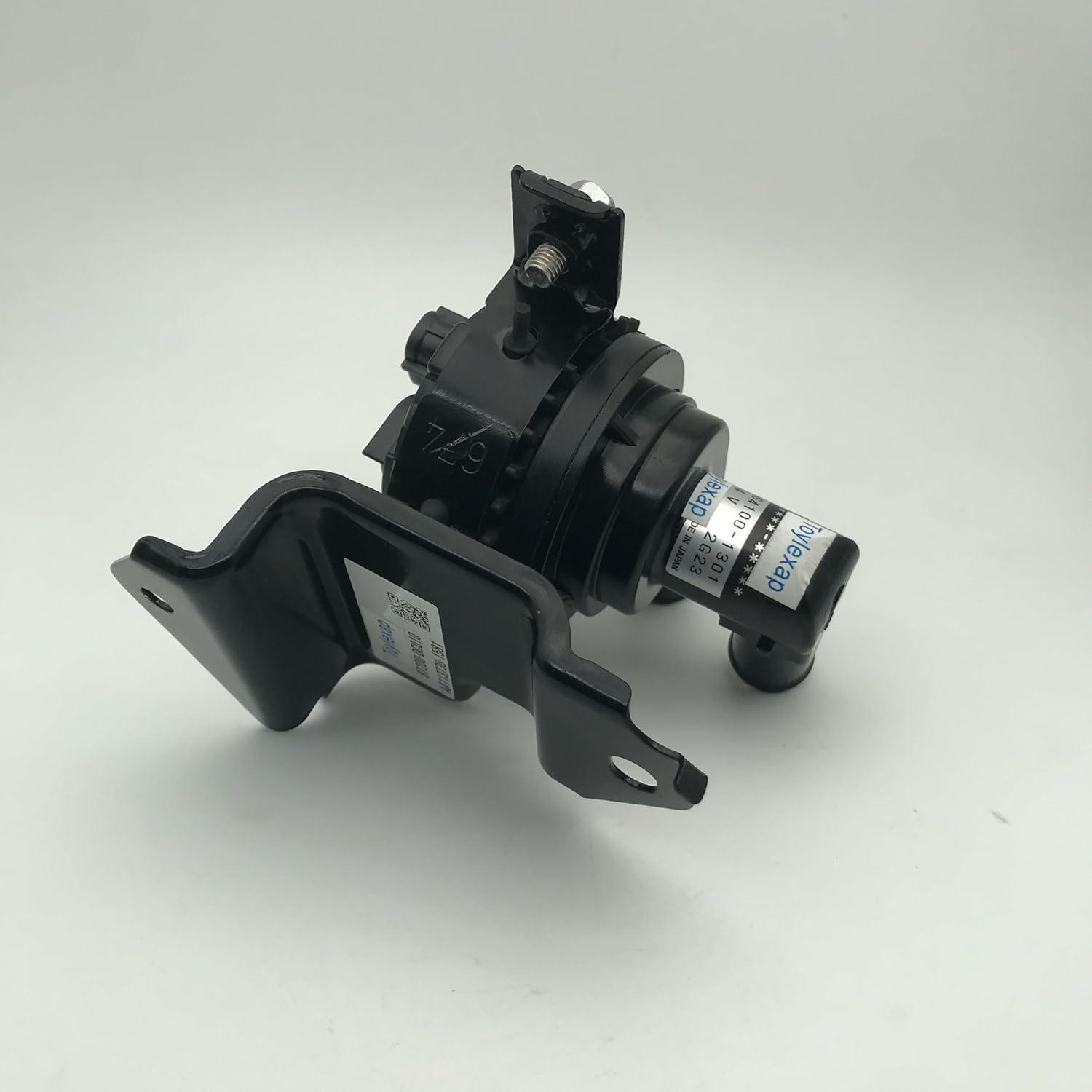 87200-0c010 064100-1301 heater accessory assembly (heater pump assembly); for: Tundra/Sequoia, 2-pin, gasoline vehicle