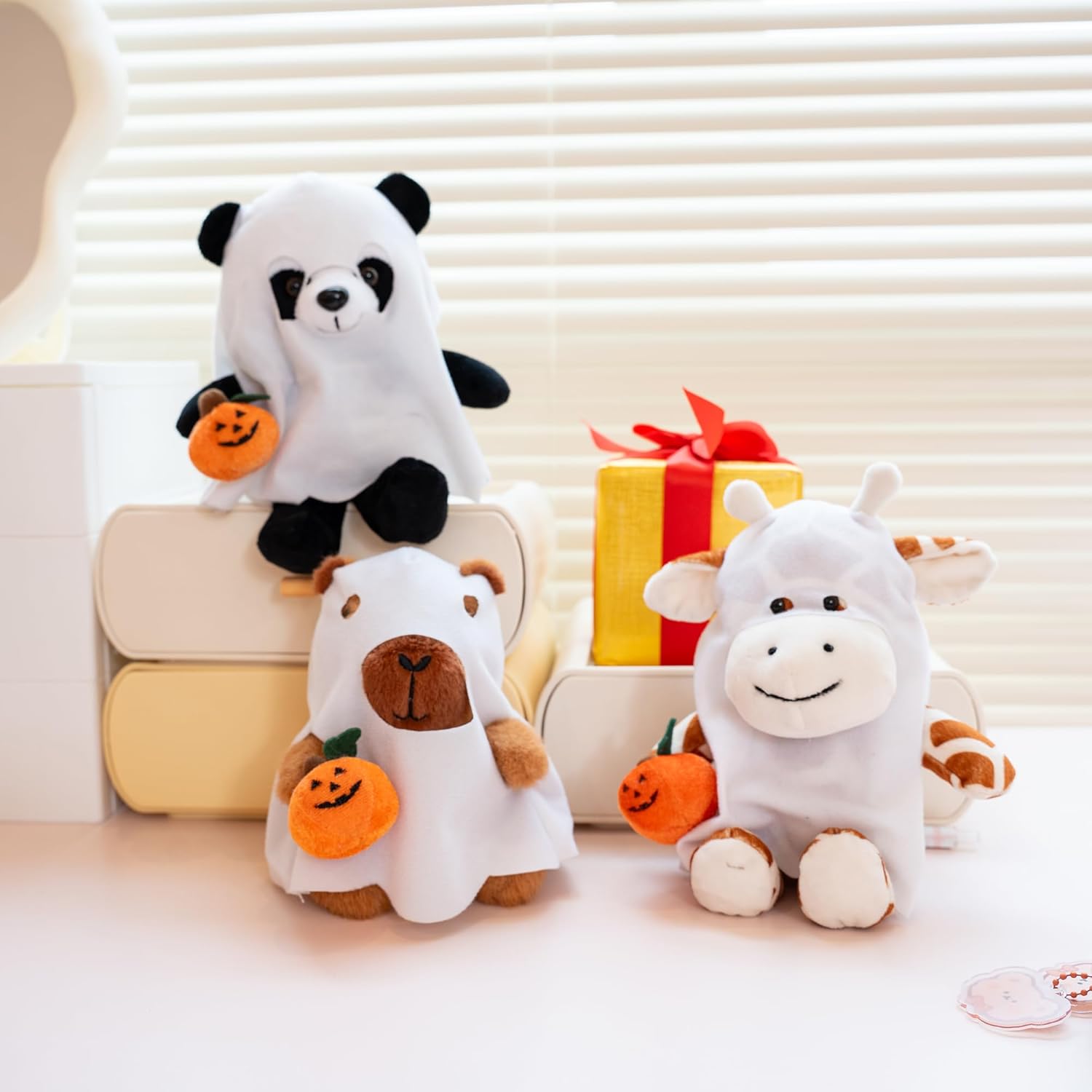 Plushland 8 Inch Glow Halloween Plush Toys - Panda, Giraffe, Capybara Stuffy in Glow Costumes with Pumpkin, Glow in The Dark Spooky Stuffed Animals Trick or Treat Party Decor (Giraffe)