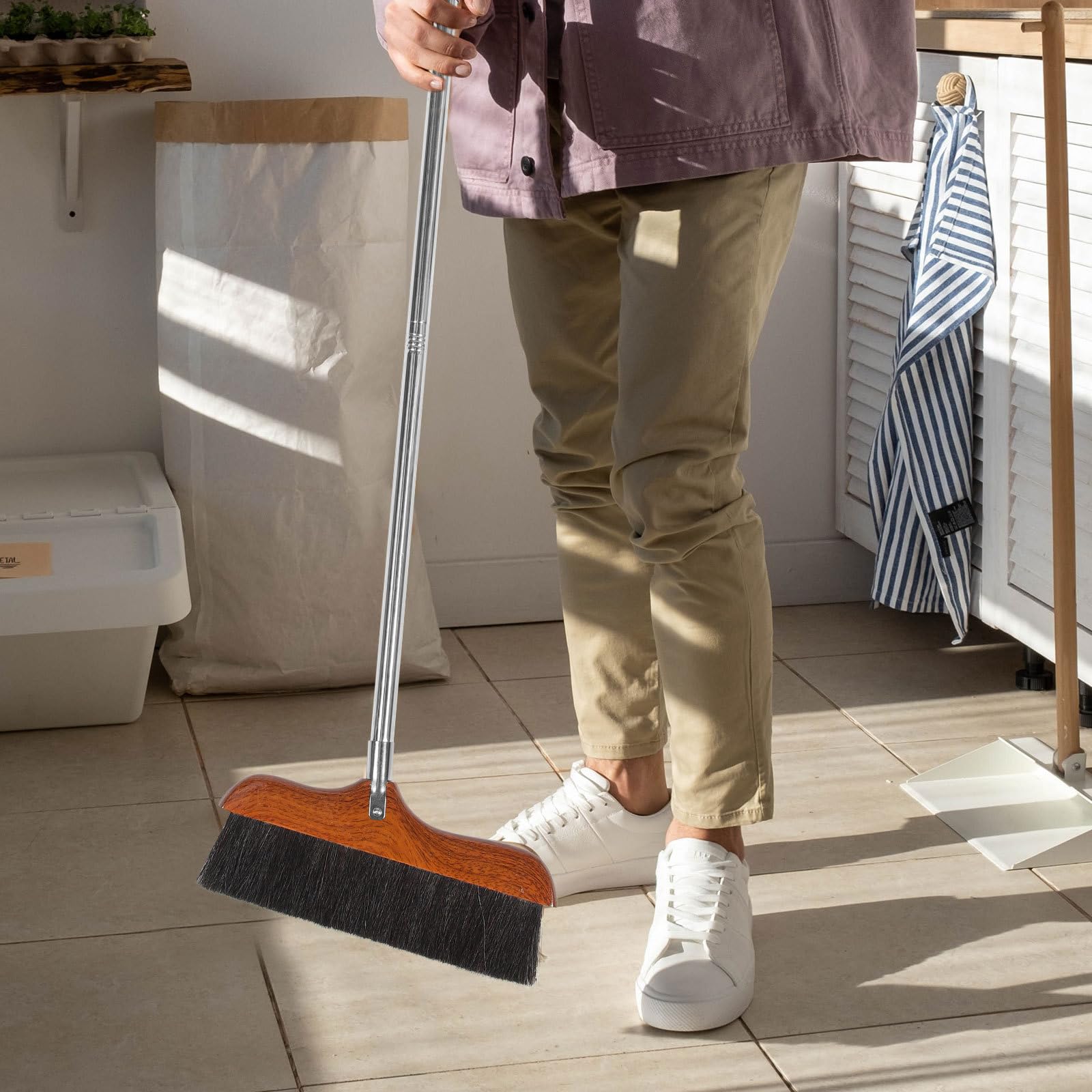 PACKOVE Spazzola Pavimenti Manico in Legno Strumento per Pulizia Riutilizzabile Adatto Sia per Interni per Esterni può Rimuovere Peli di Animali e Sporco Facilmente Grazie al Design Manico