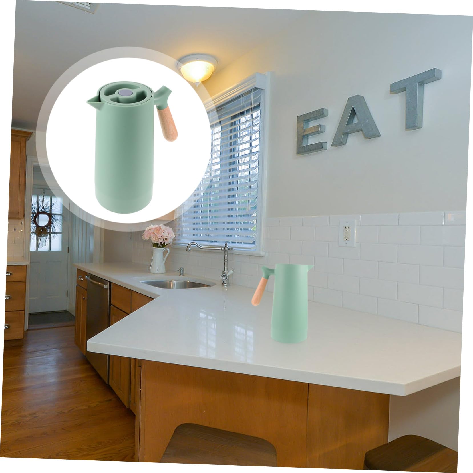 Isolierte Glas Wasserflasche mit Großem Fassungsvermögen Dicht und Tropfsicher mit Breitem Holzgriff Modisches Design für Tee und Heißgetränke im Haushalt