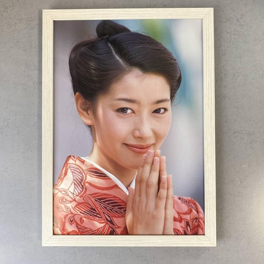 Amazon.co.jp: 額装品 夏目雅子 ポートレート 貴重写真 A4サイズ額入り