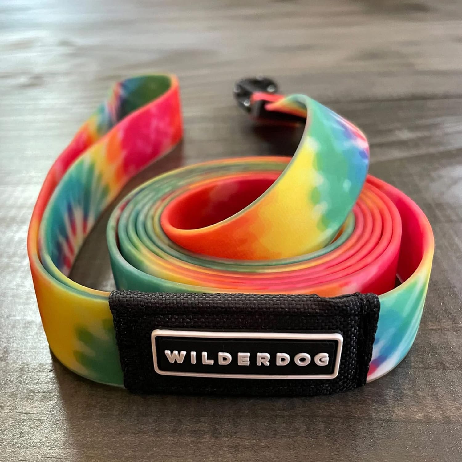 Wilderdog Correa impermeable para perro, repele el agua y la suciedad (teñido anudado)